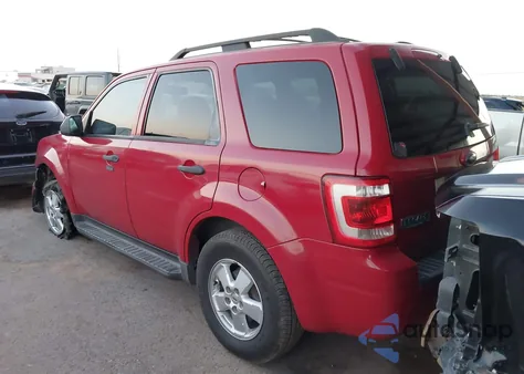 2010 Ford Escape Xlt z USA, uszkodzony, nr VIN 1FMCU0D71AKD45418